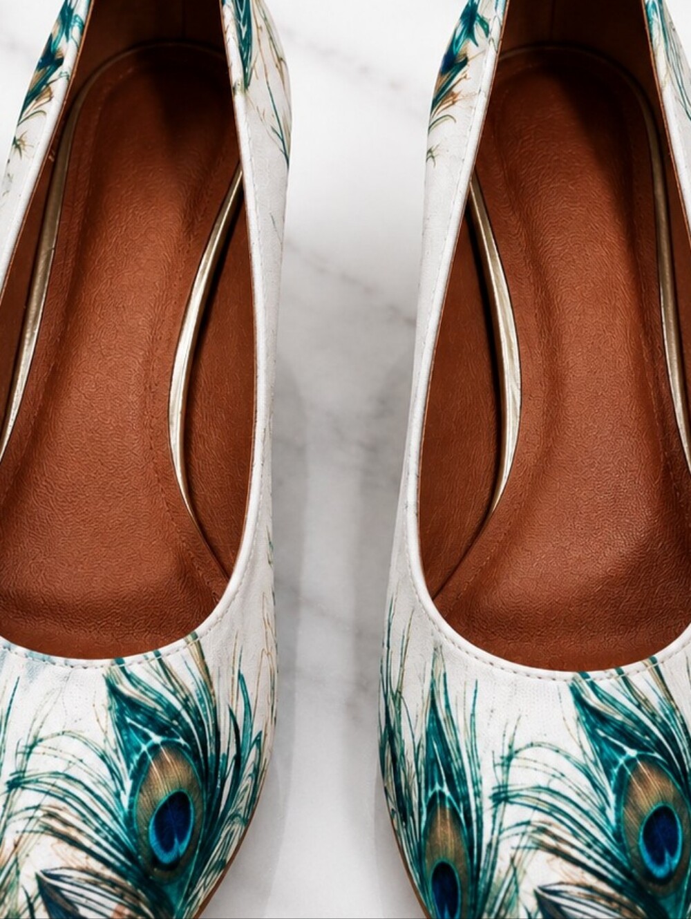 PEACOCK FEATHER Women's Mid Heel Pumps - Picture 4 of 5